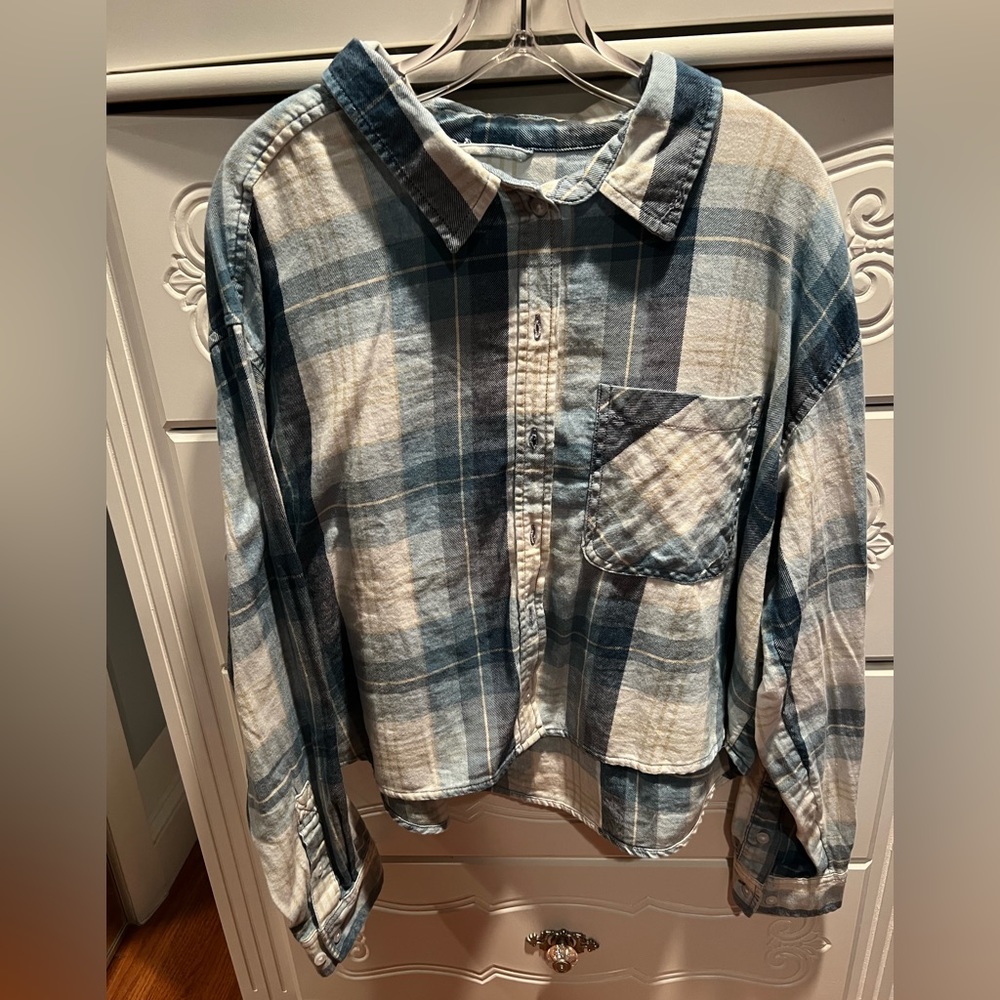 Blue and White Cropped Flannel